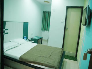 Hotel Relish Vadodara Exterior photo